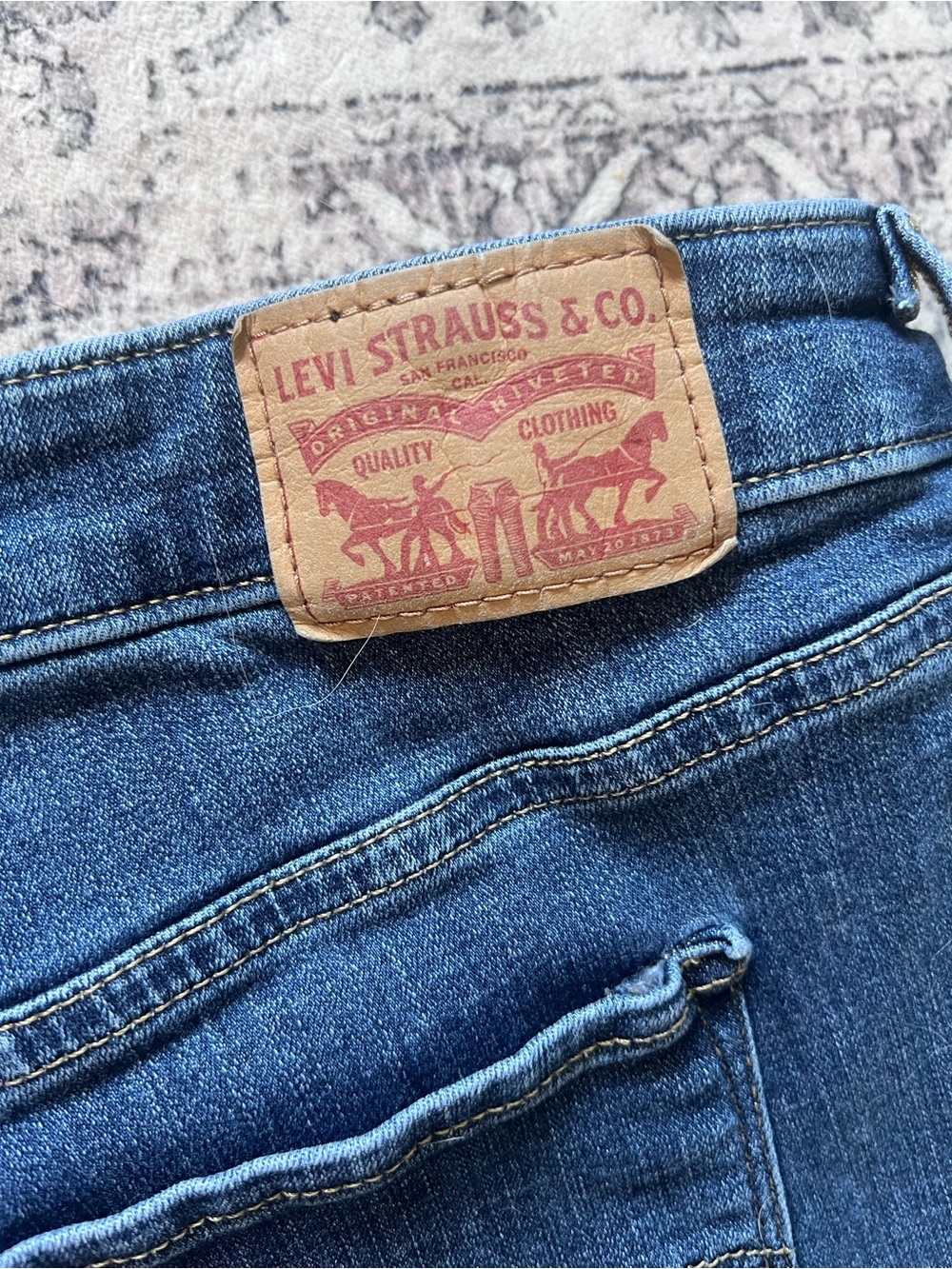 Levi's Dark Blue Denim Bermuda Shorts Sz 20W - Picture 7 of 7